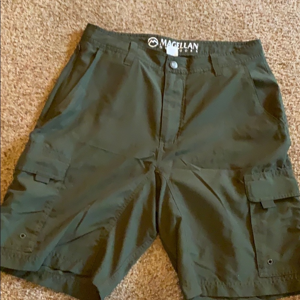 Magellan men’s cargo shorts.